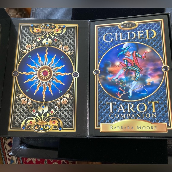 The Guilded Tarot by Barbara Moore Artwork-Ciro Marchetti #78 cards & guidebook - Picture 3 of 14